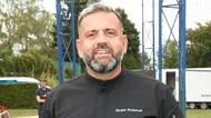 Vražedné dekolty i odvážné špulení zadečku v bikinách! Nová láska šéfkuchaře Radka Kašpárka je kus