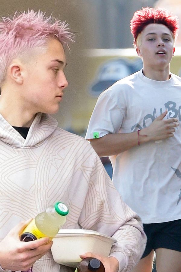 Proměna fešného syna Angeliny a Brada: Růžové háro přebarvil na rudou. V ringu z něj jde ale skoro strach! - fotka 1/1