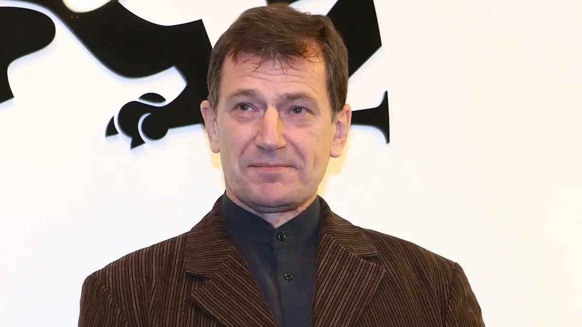 Z hořícího domu zachraňoval malého kluka. Nadporučík Ráž ze seriálu Chlapci a chlapi odmítl kaskadéra