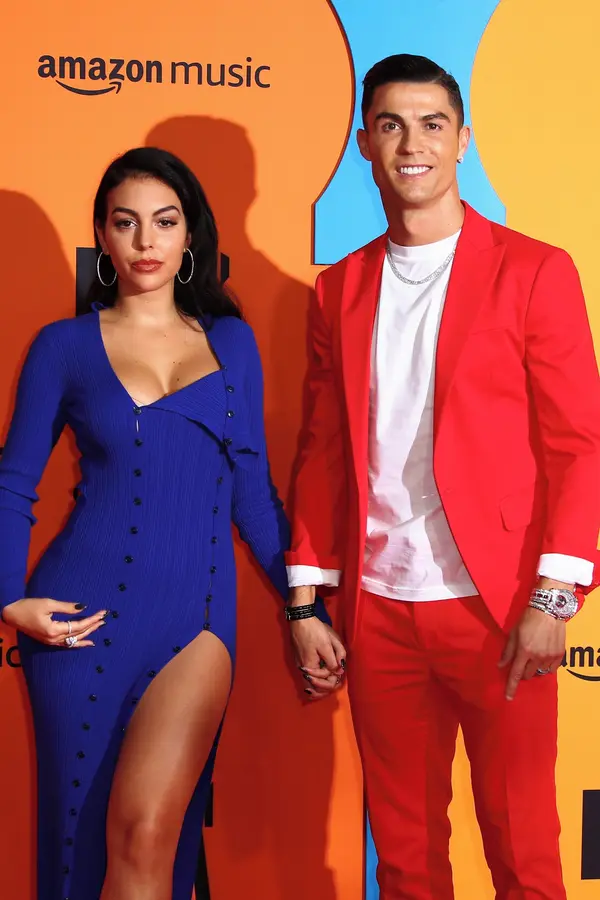 Georgina Rodriguez překvapila velkou životní změnou. Jen týden po svatbě s Ronaldem!  - fotka 1/1