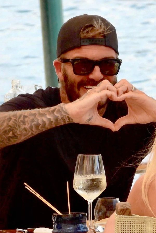 Před 29 lety je nesměl nikdo vidět: Beckham vzal Victorii na místo jejich tajných začátků - fotka 1/1