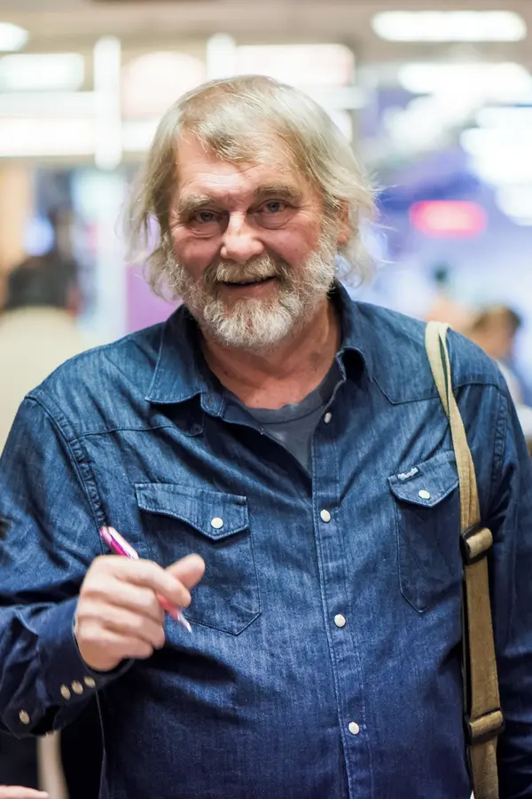 Autor předlohy Pelíšků psal, když měl málo peněz na účtu. Potřeboval jen džíny, pivo, tlačenku a cigarety - fotka 1/1