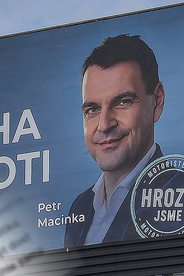 Glosa: Ten kluk má odvahu skoro jako prezident. Macinka šel do rizika a neřešil, jestli ho někdo picne - fotka 1/1