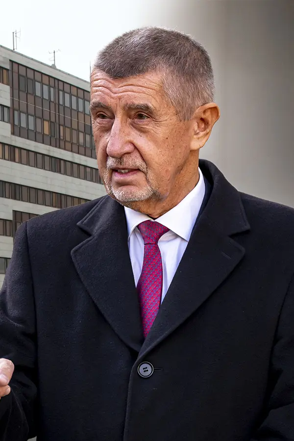 Super kachna: Čučkaři z BIS přijdou o Koudelku. Kolem kontrarozvědky kroužil Rajchl, ale Babiš ho plácl přes prsty - fotka 1/1