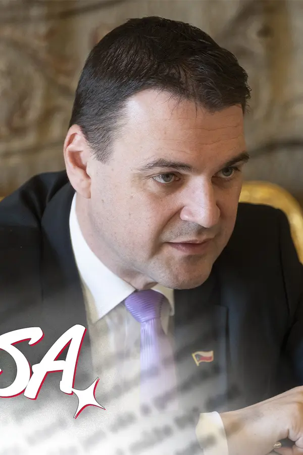 Glosa: Chudák Macinka. Zprava ho kvůli rozpočtu tahá za uši Klaus, zleva se mu směje Babiš - fotka 1/1