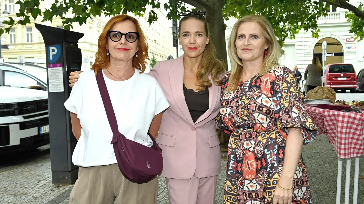 Ulice zahájila sezónu: Nechyběly růžová Vondráčková, barevná Leinweberová a mnoho dalších!
