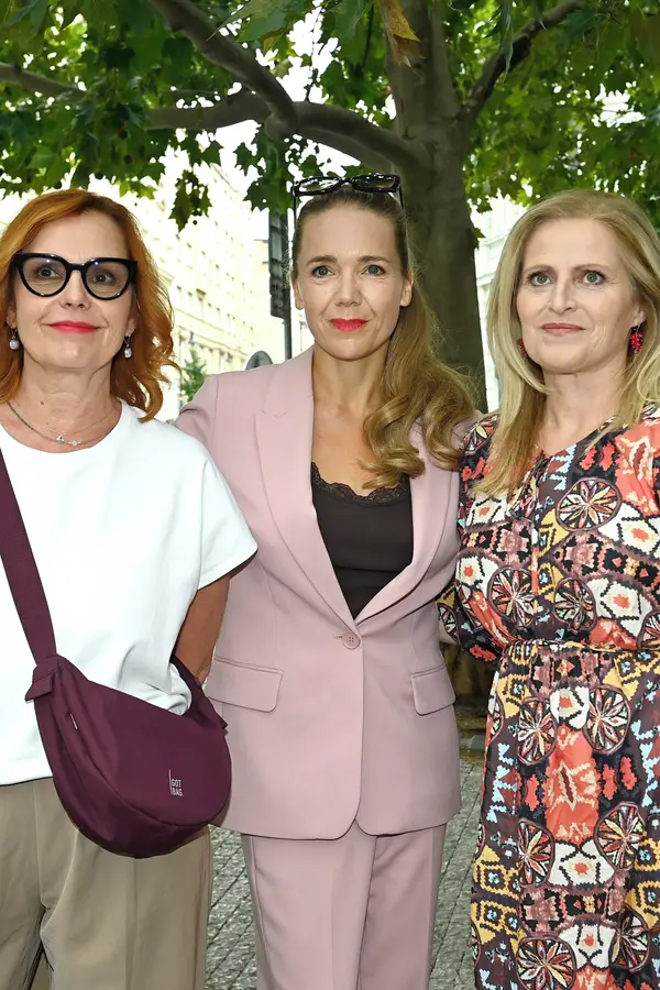 Ulice zahájila sezónu: Nechyběly růžová Vondráčková, barevná Leinweberová a mnoho dalších!  - fotka 1/1