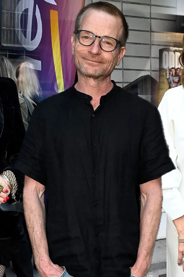 Celebrity na premiéře seriálu: Stivínová v ultra mini ukázala nohy, pohublá Morávková zářila a Hádek přišel v džínách - fotka 1/1