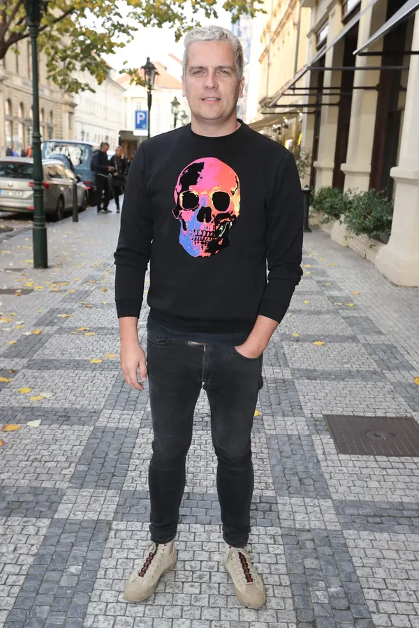 Z idola první SuperStar je táta a kutil. Julian Záhorovský vyměnil záři reflektorů za klidný život a sexy ženu - fotka 1/1