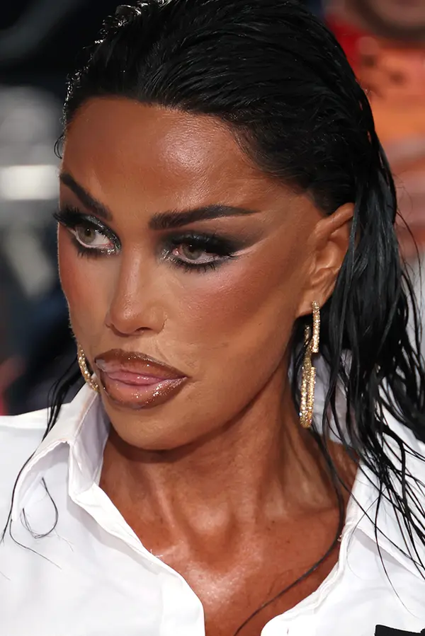 Co to proboha je? Fanoušci se zděsili nad novým vzhledem Katie Price. Její ženská krása je dle nich definitivně pryč - fotka 1/1