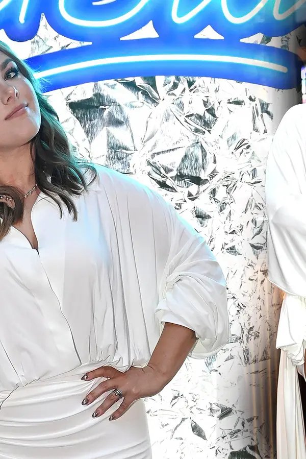 Zatraceně sexy Ewa Farna! Zpěvačka má nové vlasy a ukázala stehna v ultrakrátké mini - fotka 1/1
