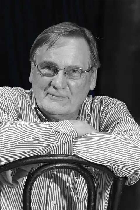 ŽIVĚ: Velkolepé rozloučení s hercem Jiřím Štěpničkou (†79): Poslední sbohem na jevišti Národního divadla