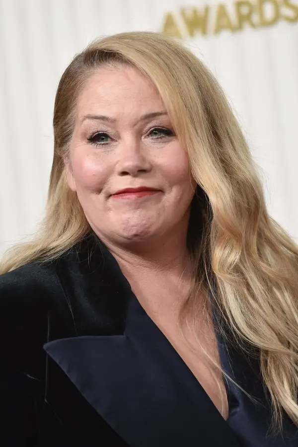 Pět let žila s chybnou diagnózou: Christina Applegate nemá roztroušenou sklerózu. Úleva ale nepřišla - fotka 1/1