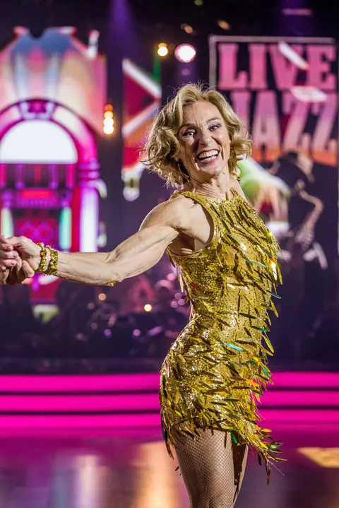 Na parketu StarDance ukázala neuvěřitelně namakané tělo! Tyhle obří bicepsy by Haně Dvorské (66) mohli závidět i chlapi