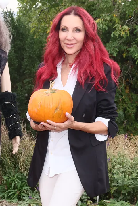 Z hnědovlásky ohnivou zrzkou! Olga Lounová překvapila proměnou, její dcera už ji napodobuje. Arianna je celá tatínek