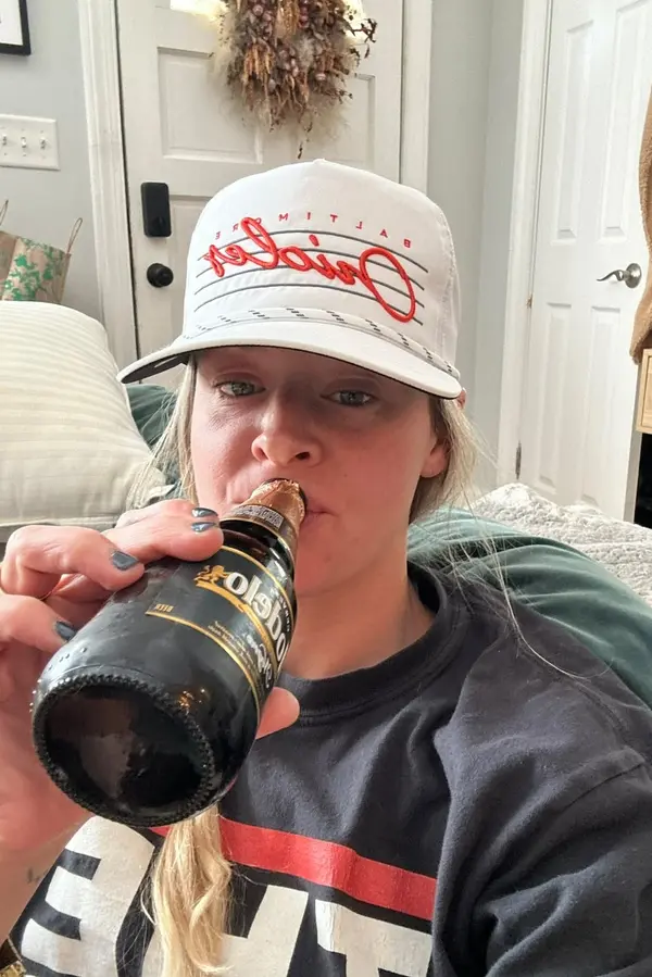 Chtěla být dokonalou mámou, skončila v léčebně. Denně vypila 13 lahviček „zdravého“ nápoje, pak propadla alkoholu - fotka 1/1