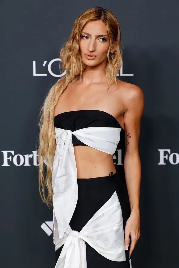 Zlato, tohle jsem fakt netušila! Influencerka se před cestou na Ibizu pořádně ztrapnila. Lidé se jí vysmívají - fotka 1/1