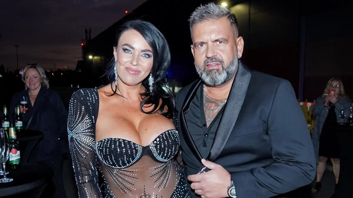 Radek Kašpárek se pochlubil svou láskou v plavkách! Krásná Ivana ukázala bujné přednosti, šéfkuchař tetování