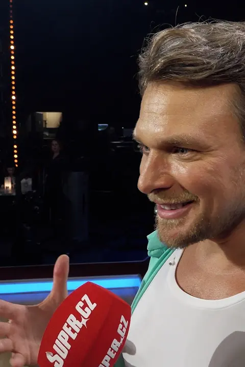 Vojta Dyk ovládl první kolo StarDance! Tajná rada od manželky Táni Vilhelmové. Budete se divit, co mu doma řekla