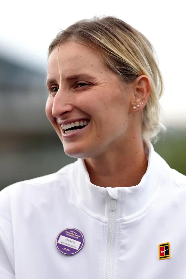Tenistka Vondroušová po drsném trestu našla novou radost ze života: Sexy foto v plavkách a divočení ve stylu Ledecké - fotka 1/1