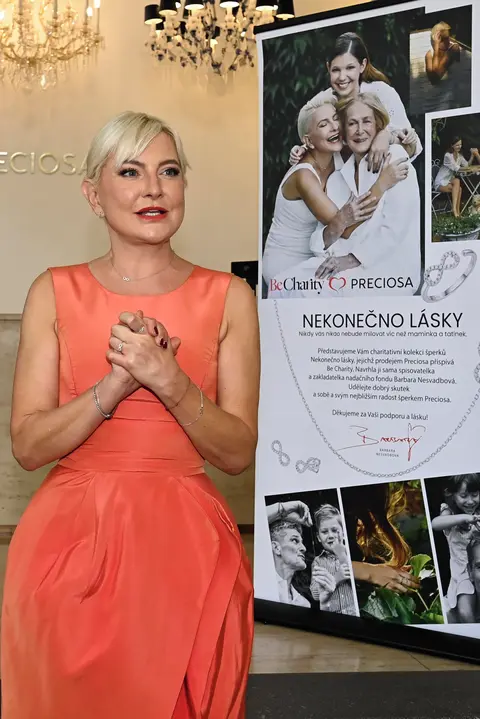 První společné focení s maminkou (84) a dcerou (23) pro dobrou věc: Takhle to sluší ženskému klanu Báry Nesvadbové