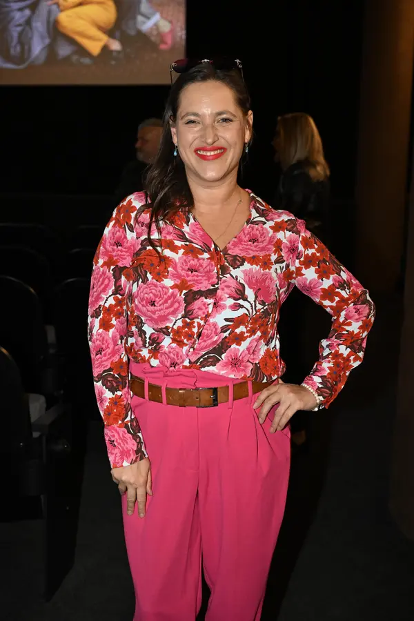Dcera Petry Černocké po smrti partnera zase září štěstím! Na premiéře seriálu se tulila k sympatickému muži  - fotka 1/1