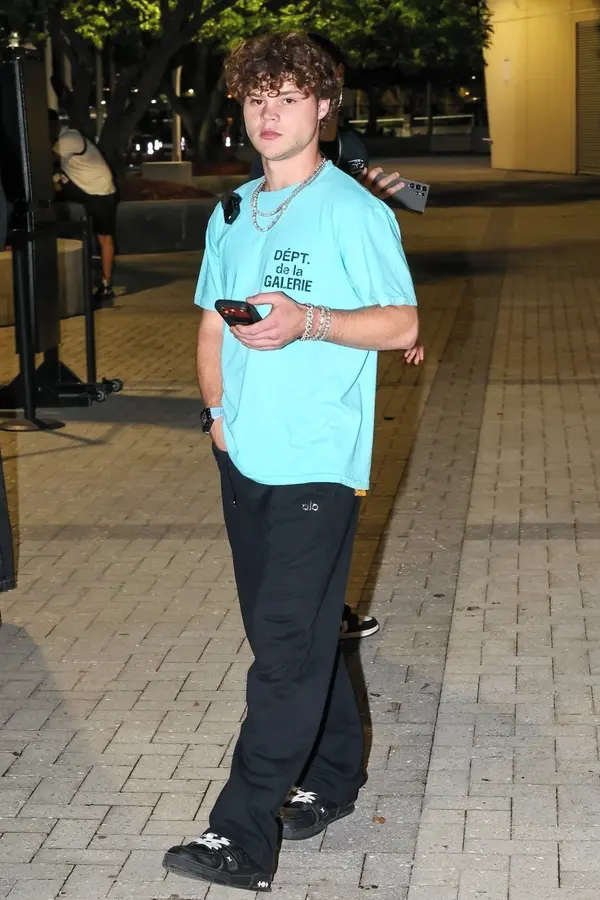 Podělal jsem to! Slavný influencer nečetl celou smlouvu a teď hořce lituje - fotka 1/1