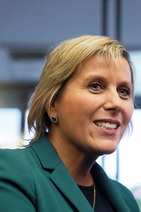Senátorka Mračková Vildumetzová vyrazila na pomoc kolegovi: Na potlesk a nadšené reakce však čekala marně - fotka 1/1