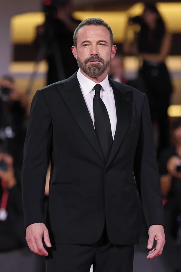 Táta pil, máma dřela a on se radoval z rozvodu: Ben Affleck promluvil o dětství. Letos mu zemřeli oba rodiče - fotka 1/1