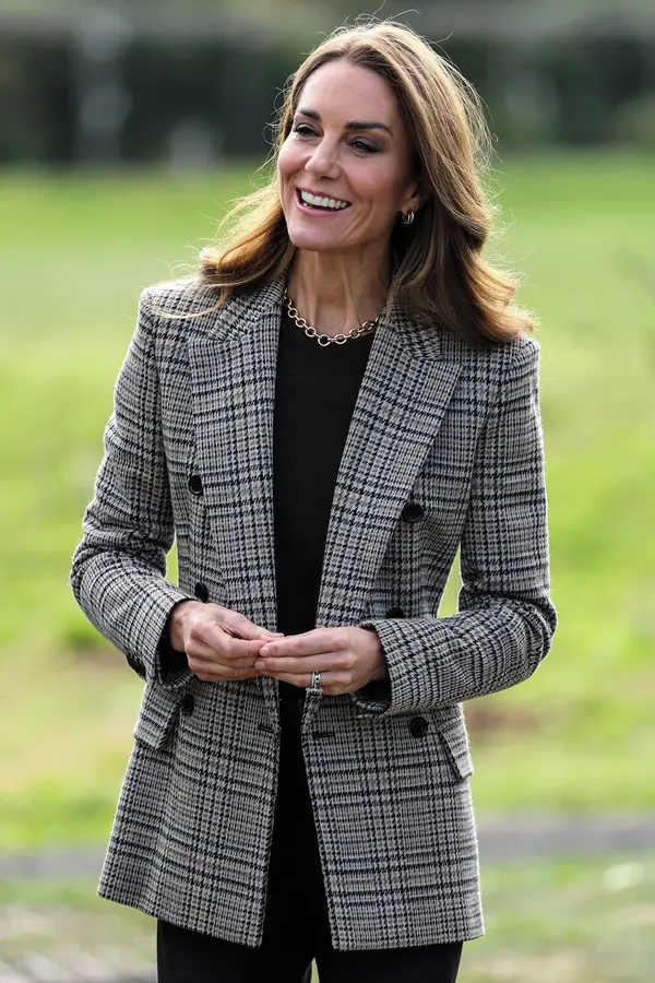 Královští v „civilu“. Princezna Kate sdílela rodinnou fotku, která vznikla po její těžké zkoušce. Rozkošní, ozývá se - fotka 1/1