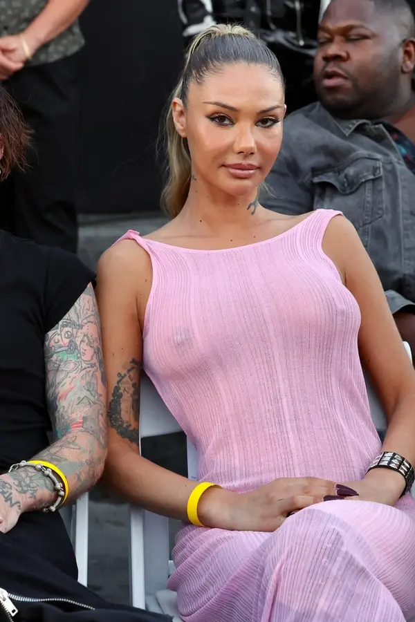 Zemřela australská modelka (†34) Sahara Ray. Její dcerce není ještě ani rok. Proslavila se po boku Justina Biebera - fotka 1/1